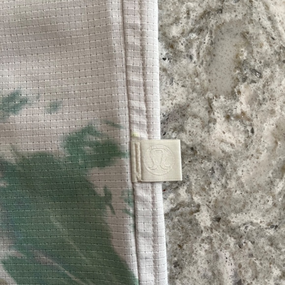 Lululemon Button Down Short Sleeved Shirt - Picture 3 of 3